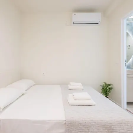 The Urban Loft 2 - Unique Oasis *